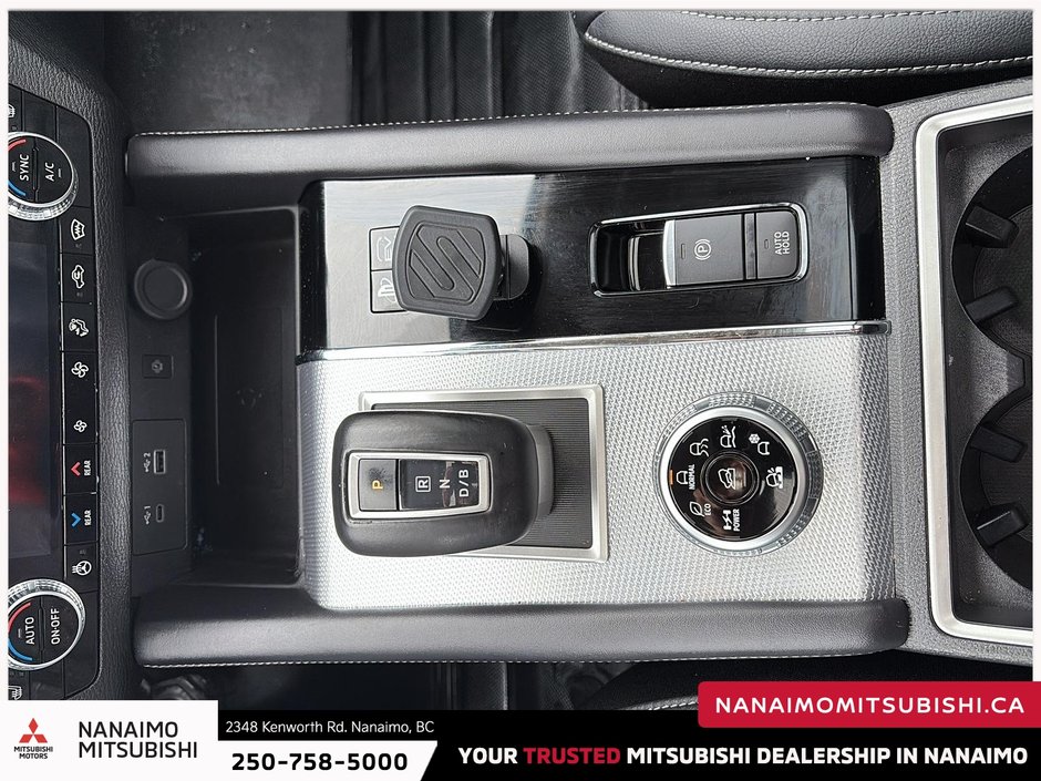 2023 Mitsubishi Outlander PHEV GT-17