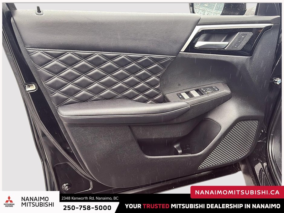 2023 Mitsubishi Outlander PHEV SEL-10