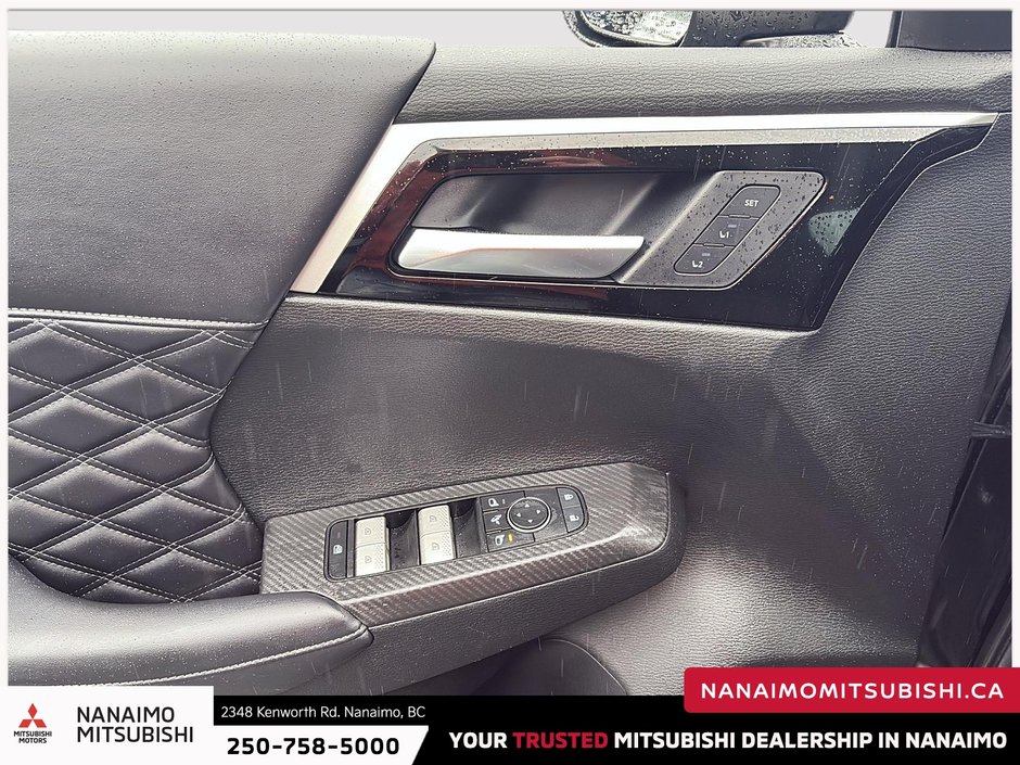 2023 Mitsubishi Outlander PHEV SEL-11