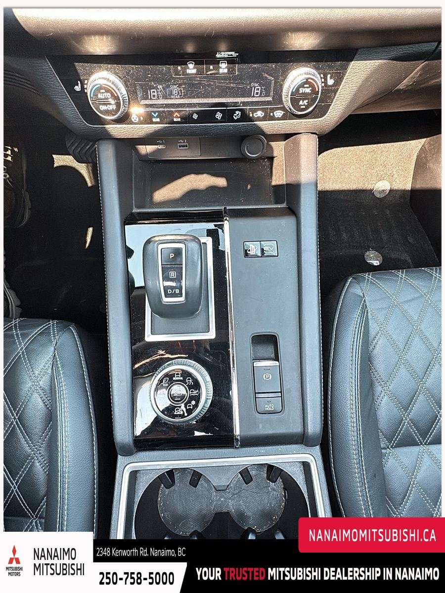 2023 Mitsubishi Outlander PHEV SEL-17