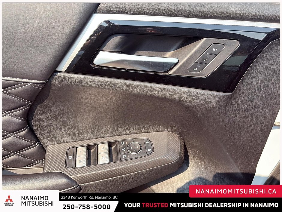 2023 Mitsubishi Outlander PHEV SEL-11