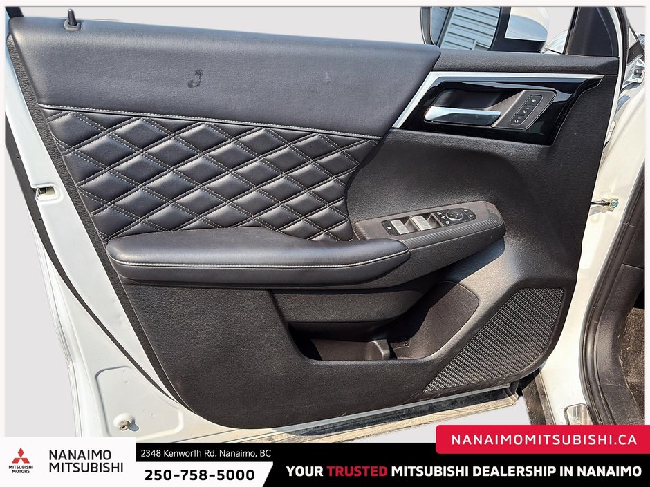 2023 Mitsubishi Outlander PHEV SEL-10