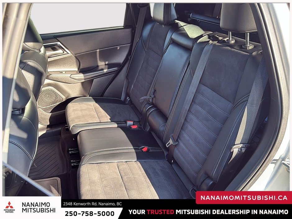 2024 Mitsubishi OUTLANDER PHEV LE-16