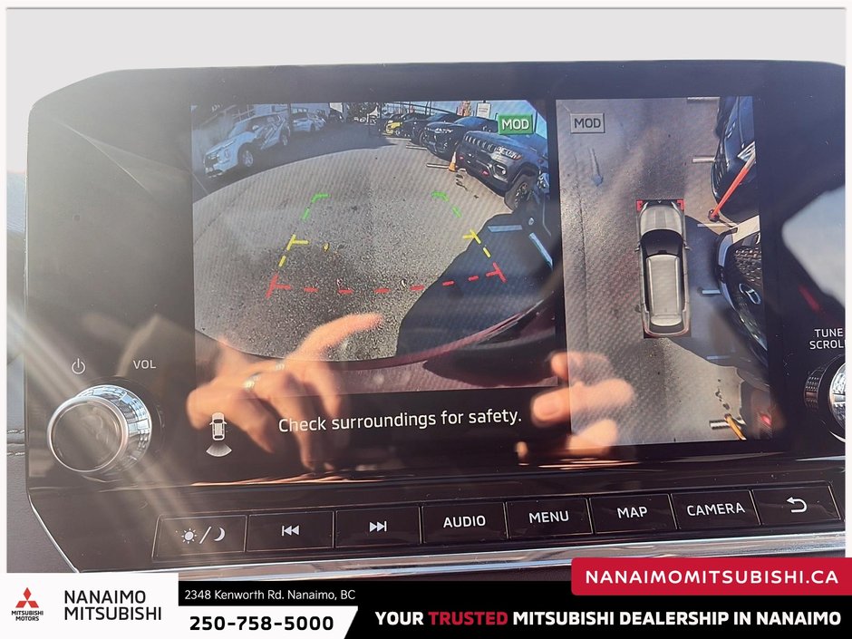 2024 Mitsubishi Outlander PHEV LE-19