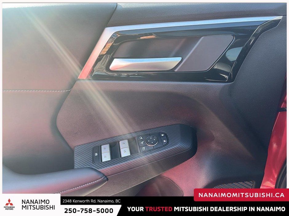 2024 Mitsubishi Outlander PHEV LE-11