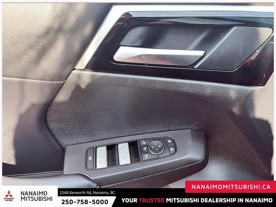 2024 Mitsubishi Outlander PHEV LE-12