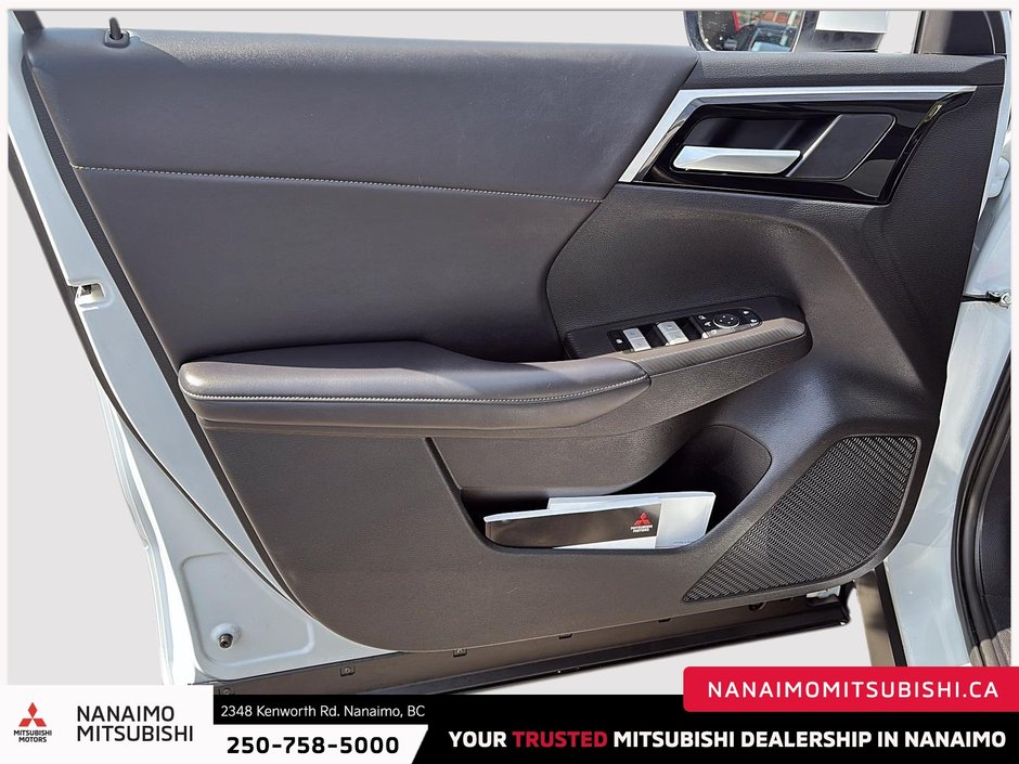 2024 Mitsubishi Outlander PHEV LE-11