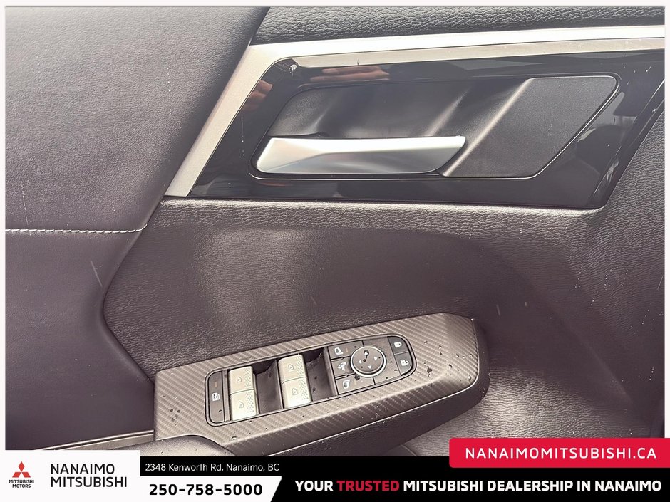 2024 Mitsubishi Outlander PHEV LE-12