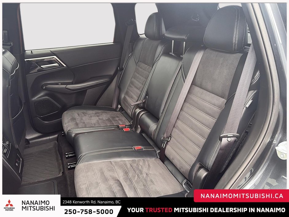 2024 Mitsubishi Outlander PHEV LE-10