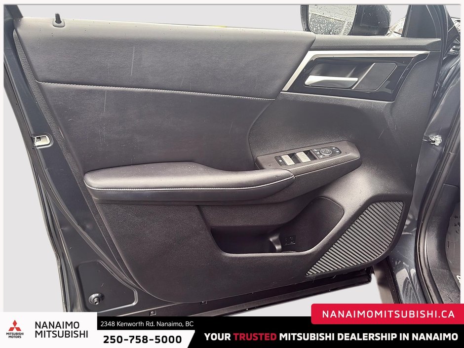 2024 Mitsubishi Outlander PHEV LE-11