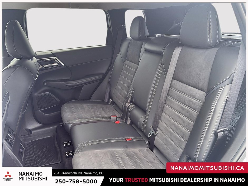 2025 Mitsubishi Outlander PHEV LE-9