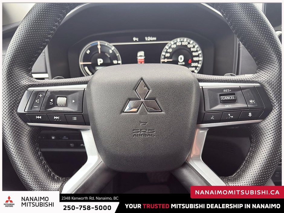 2025 Mitsubishi Outlander PHEV LE-13