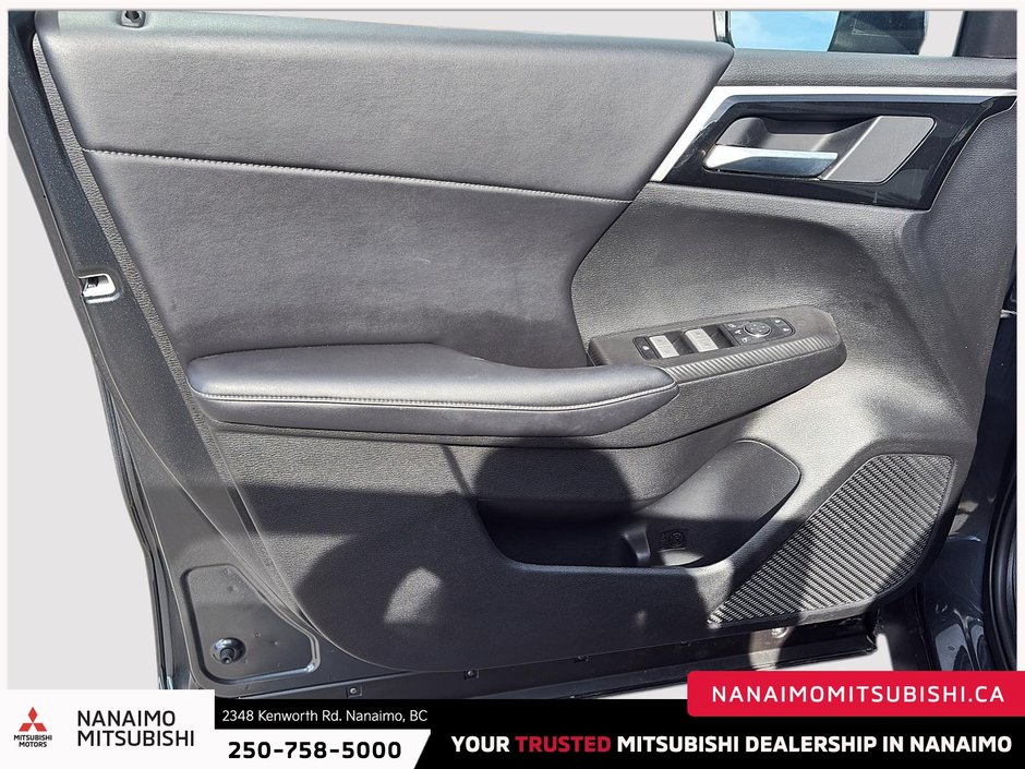 2025 Mitsubishi Outlander PHEV LE-10