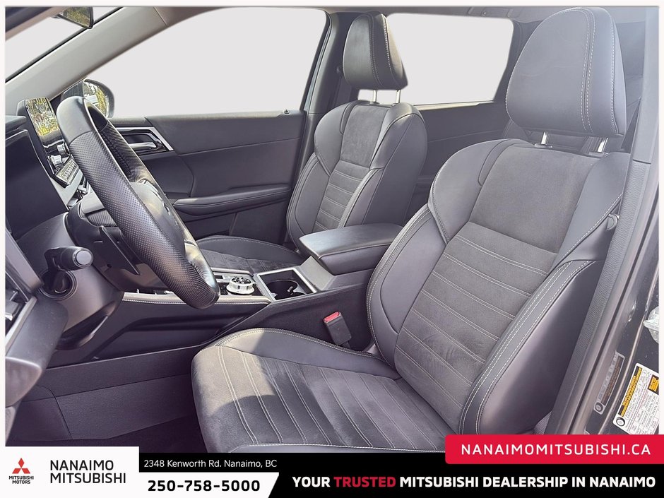 2025 Mitsubishi Outlander PHEV LE-8