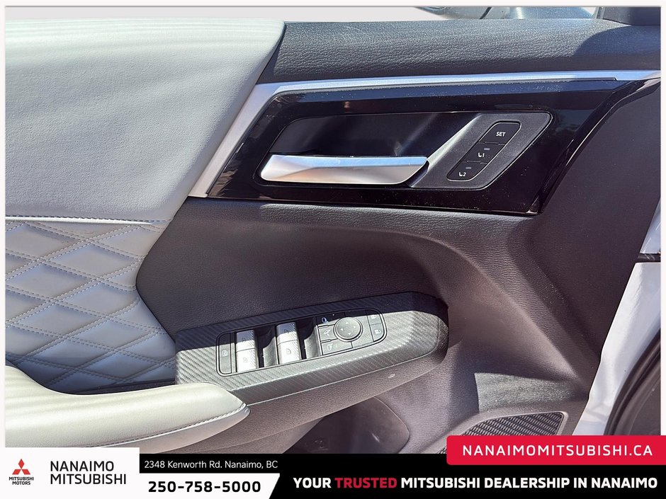 2025 Mitsubishi Outlander PHEV GT-11