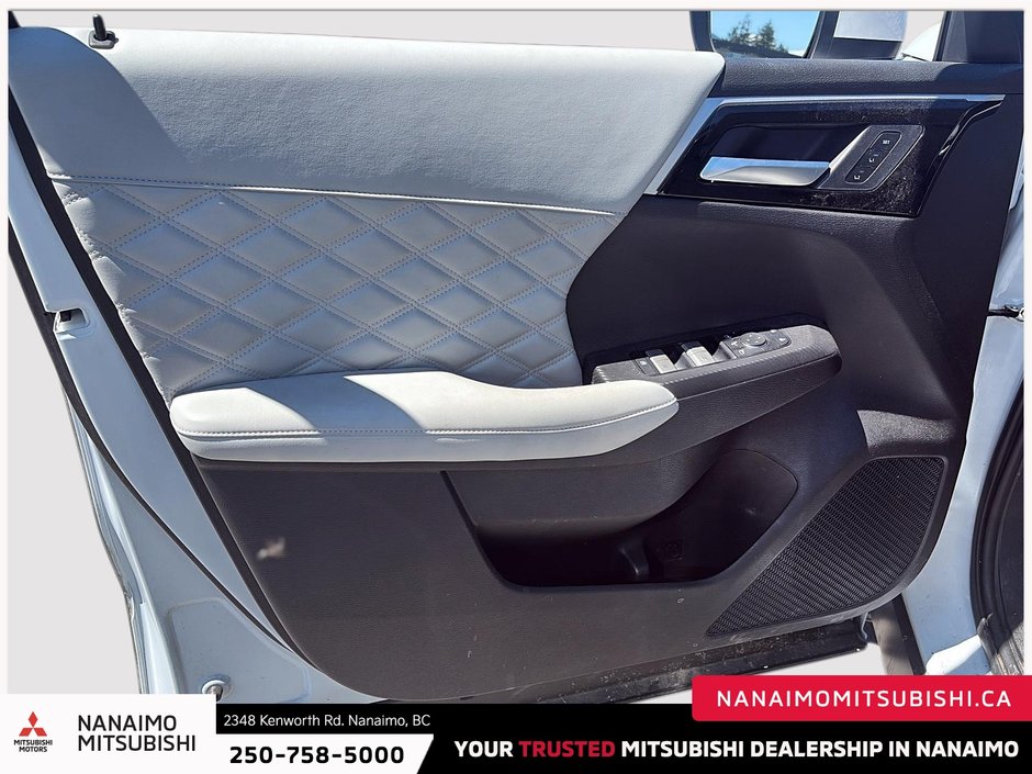 2025 Mitsubishi Outlander PHEV GT-10