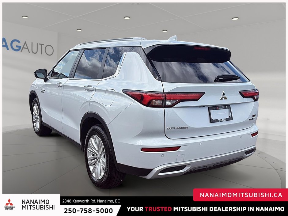 2025 Mitsubishi Outlander PHEV SE-4