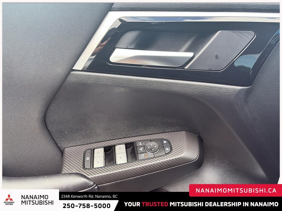 2025 Mitsubishi Outlander PHEV SE-11