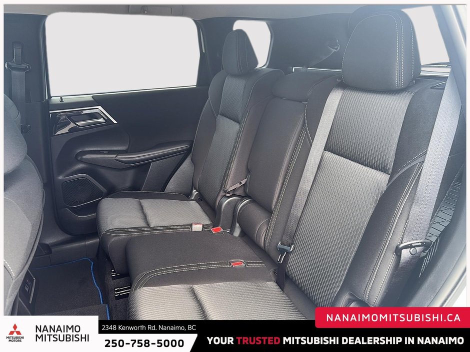 2025 Mitsubishi Outlander PHEV SE-9