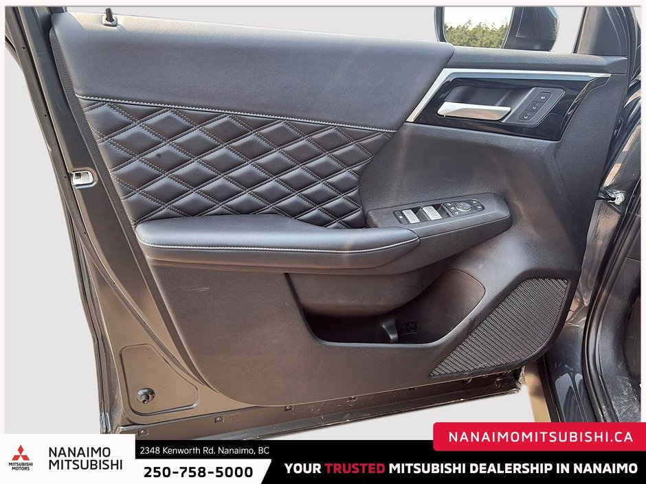 2025 Mitsubishi Outlander PHEV GT-10