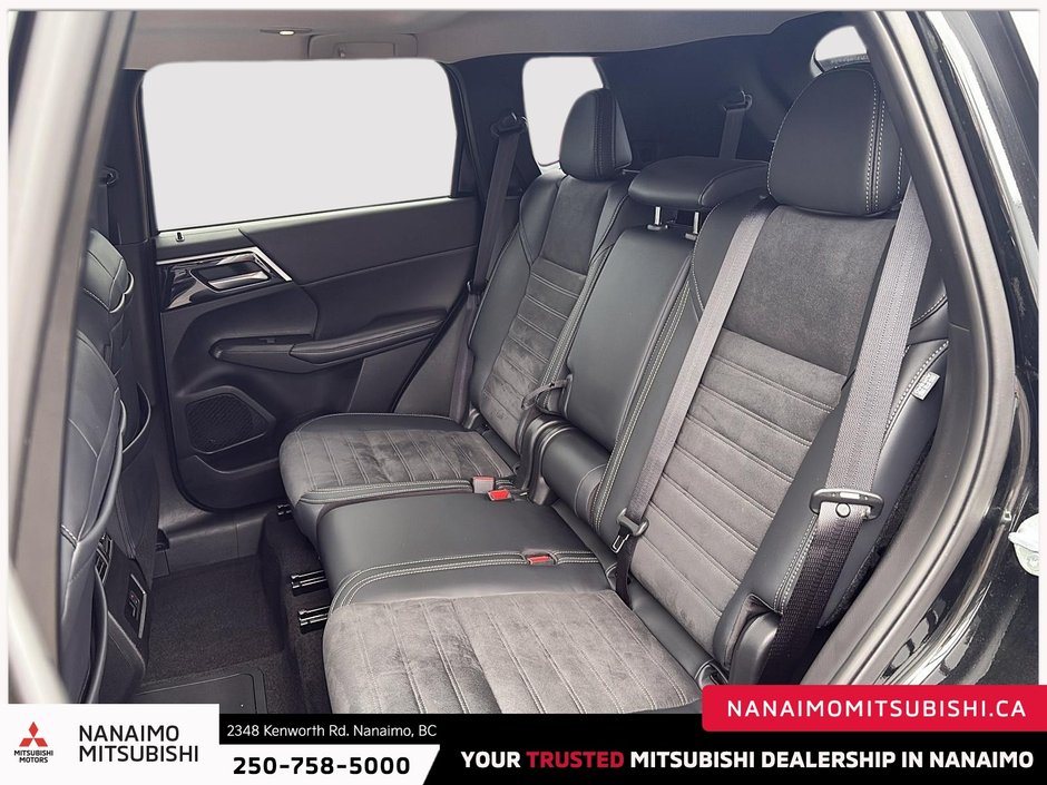 2025 Mitsubishi Outlander PHEV LE-9
