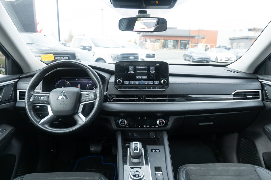 2024 Mitsubishi Outlander Plug-In Hybrid LE-10