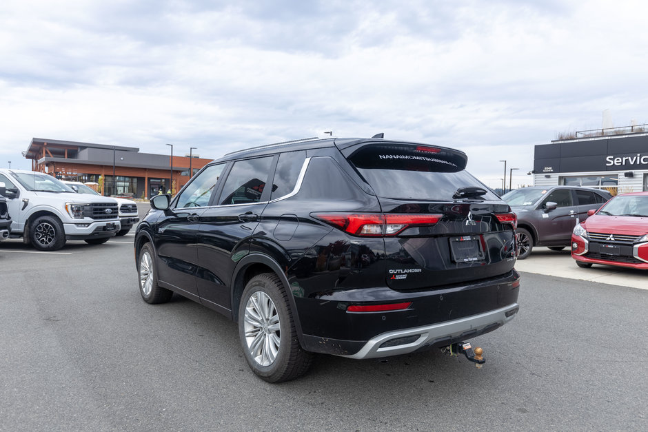 2024 Mitsubishi Outlander Plug-In Hybrid LE-3