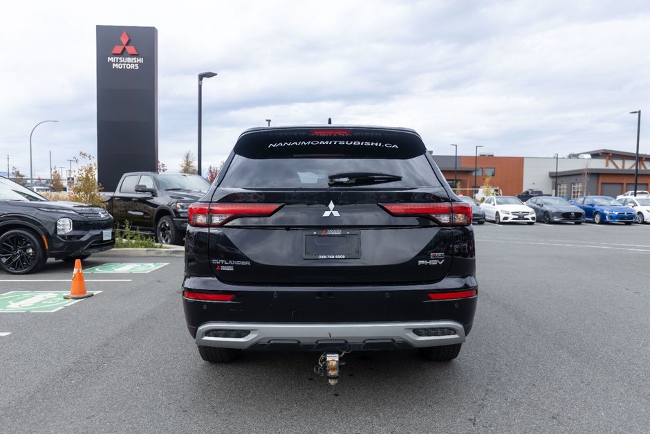 2024 Mitsubishi Outlander Plug-In Hybrid LE-4