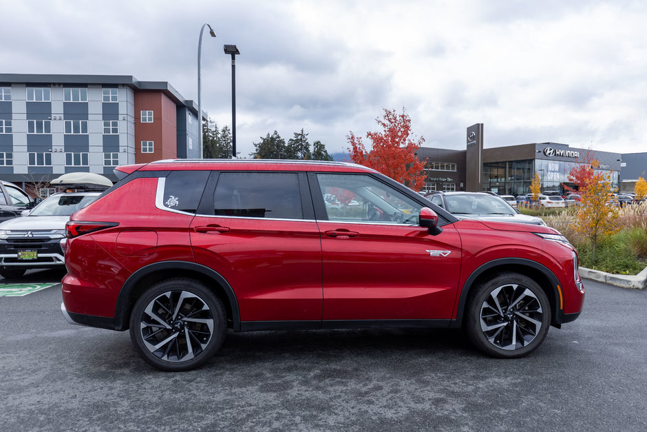 2024 Mitsubishi Outlander Plug-In Hybrid SEL-6