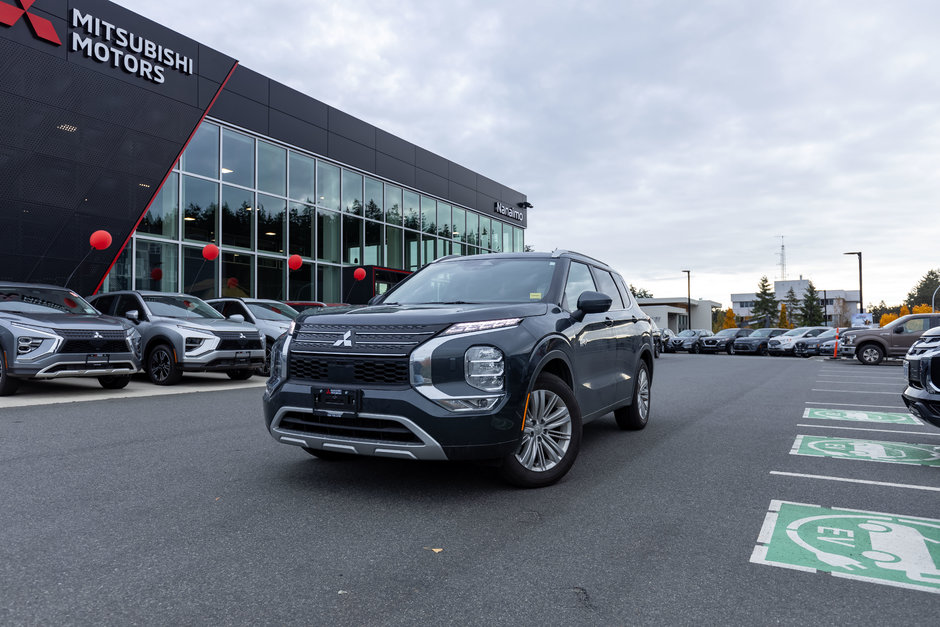 2024 Mitsubishi Outlander Plug-In Hybrid LE-0