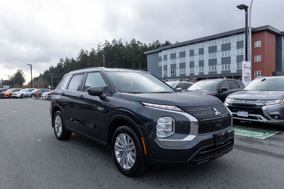 2024 Mitsubishi Outlander Plug-In Hybrid ES-7