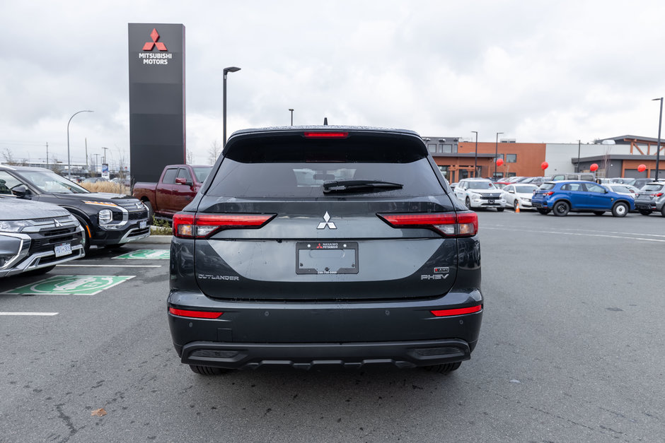 2024 Mitsubishi Outlander Plug-In Hybrid ES-4