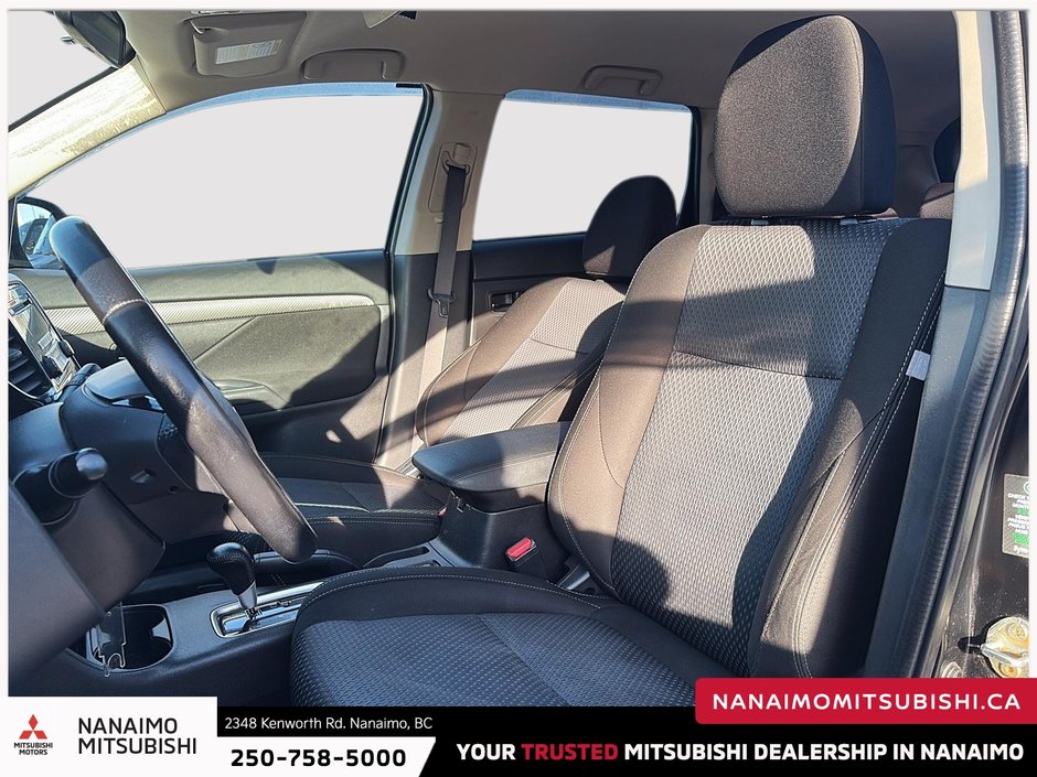 2016 Mitsubishi Outlander ES-8