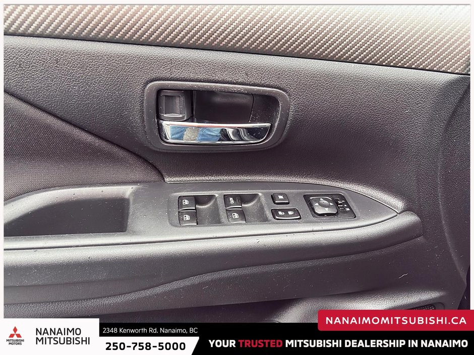 2017 Mitsubishi Outlander SE-11