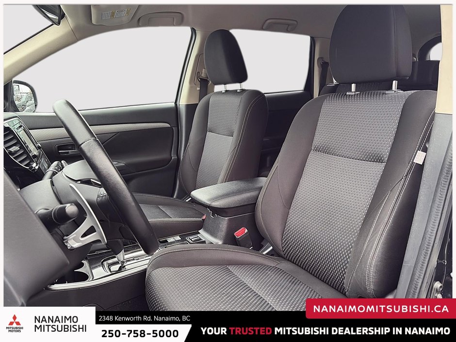 2017 Mitsubishi Outlander SE-8