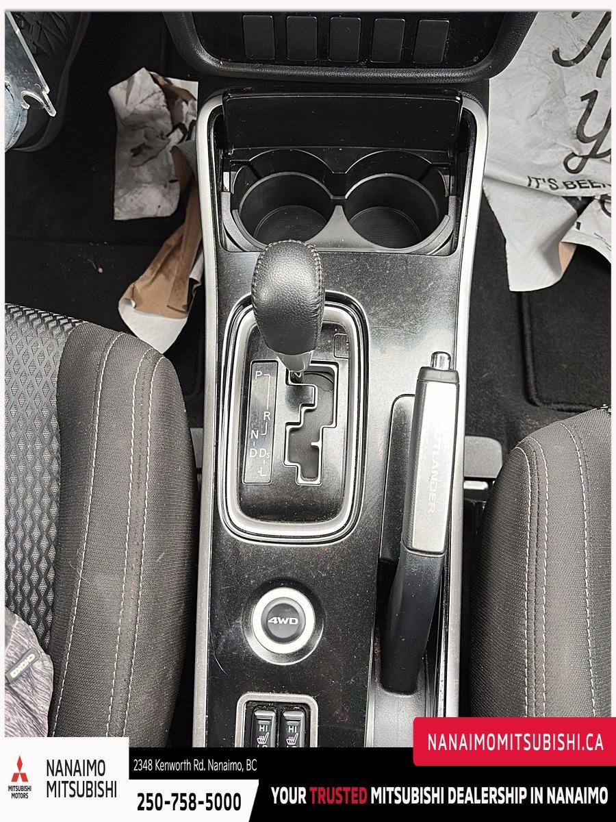 2017 Mitsubishi Outlander ES-17