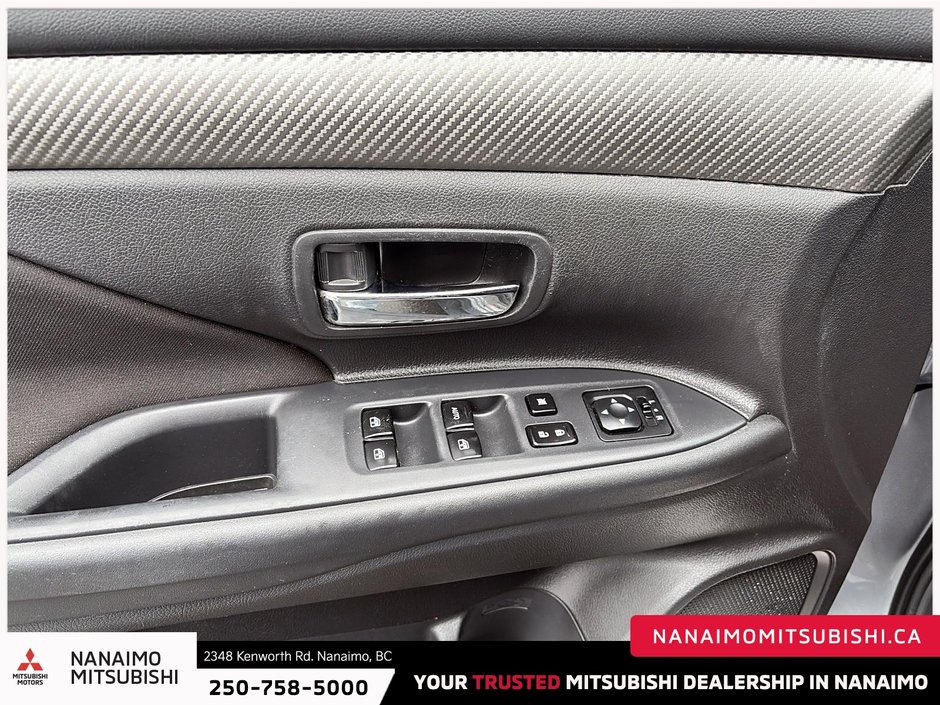 2017 Mitsubishi Outlander ES-11