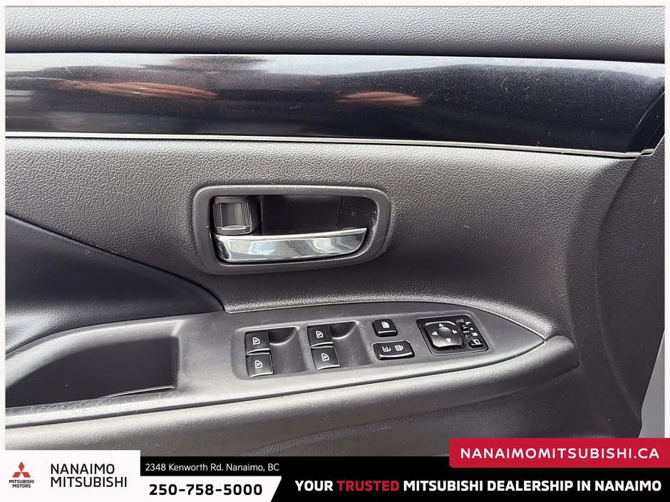 2019 Mitsubishi Outlander SE-12