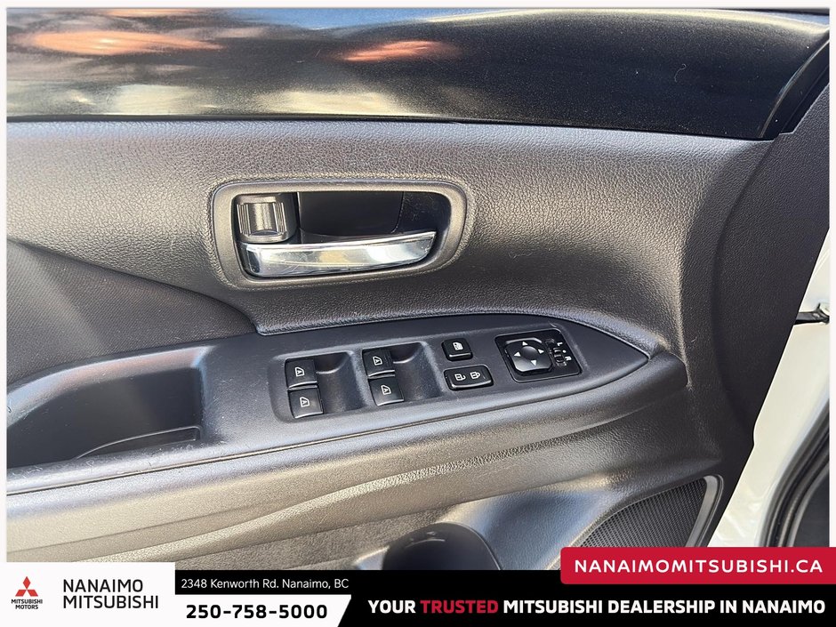 2020 Mitsubishi Outlander ES-21