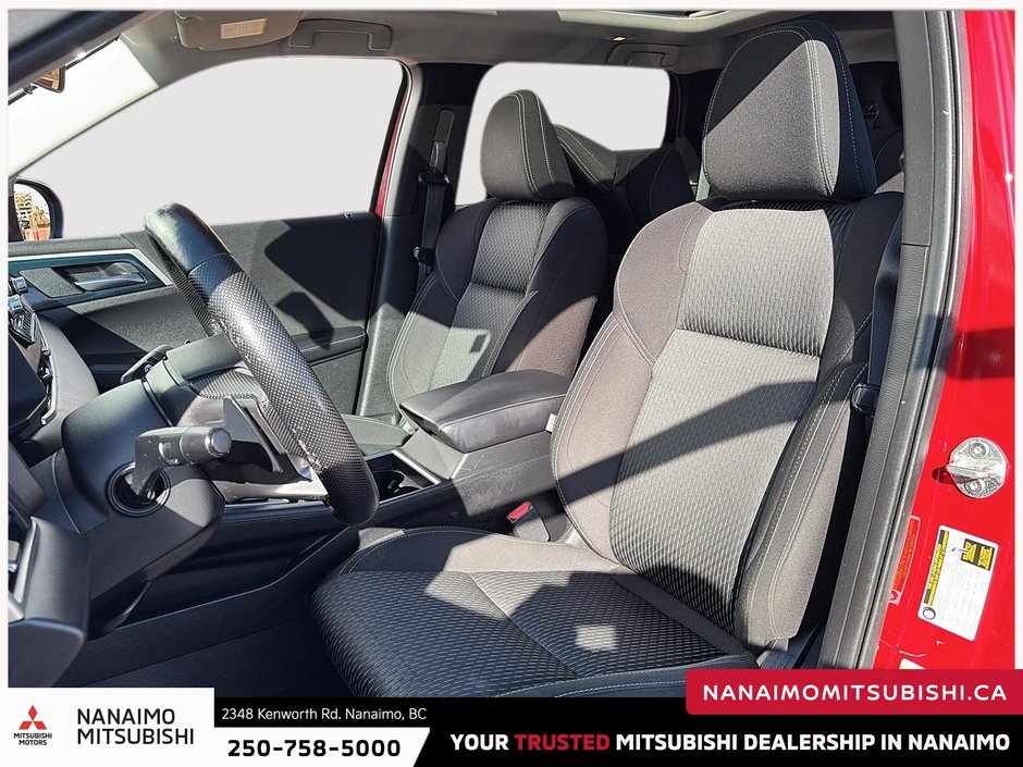 2022 Mitsubishi Outlander LE-8