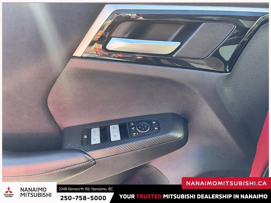 2022 Mitsubishi Outlander LE-11