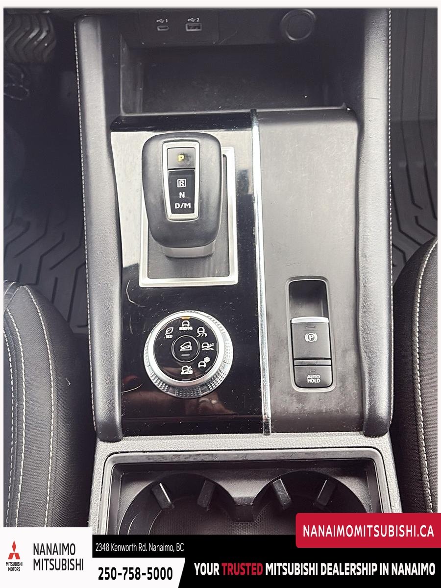 2022 Mitsubishi Outlander ES-17