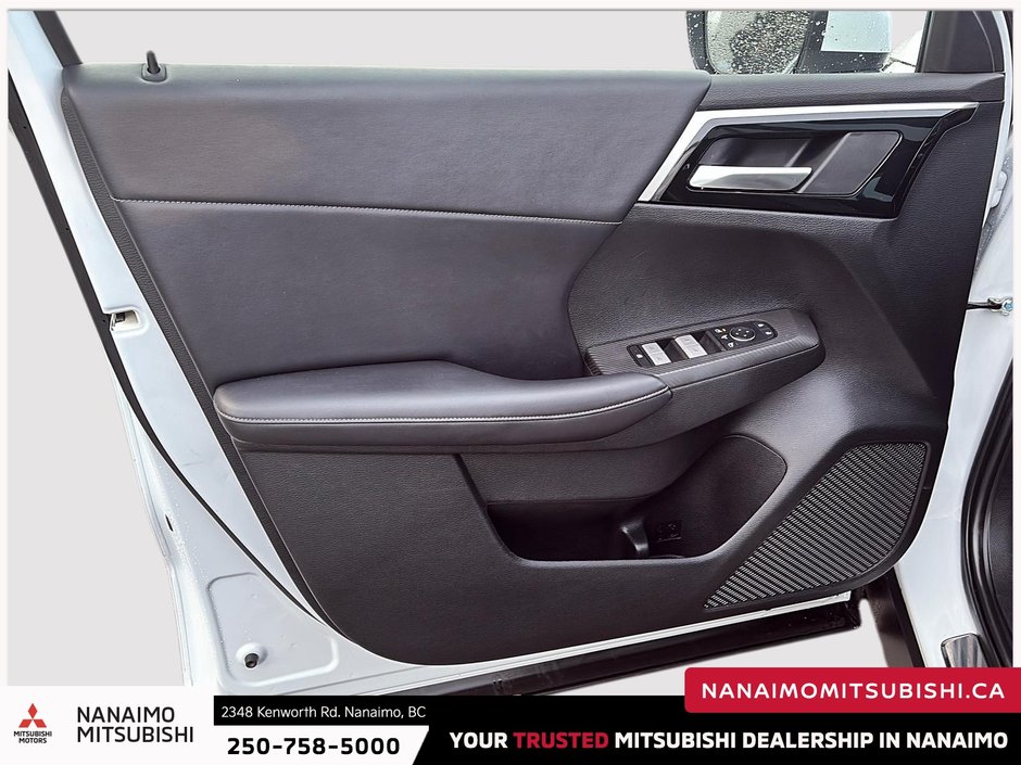 2022 Mitsubishi Outlander LE-11