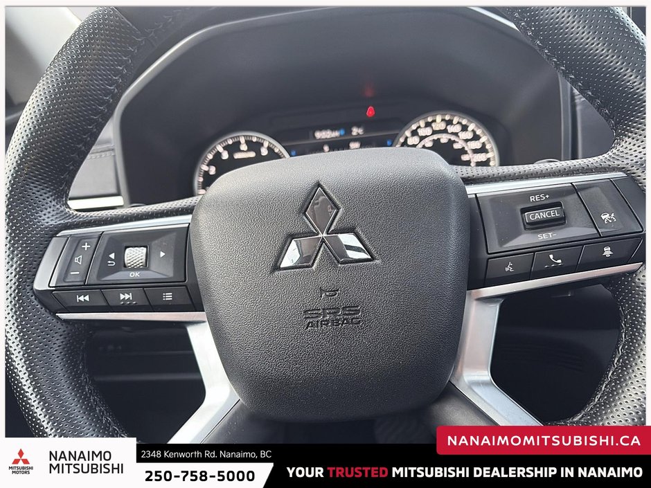 2022 Mitsubishi Outlander LE-14