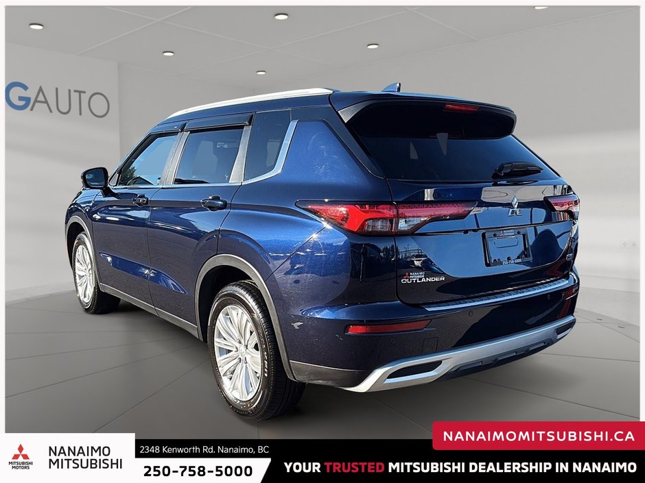 2022 Mitsubishi Outlander LE-4