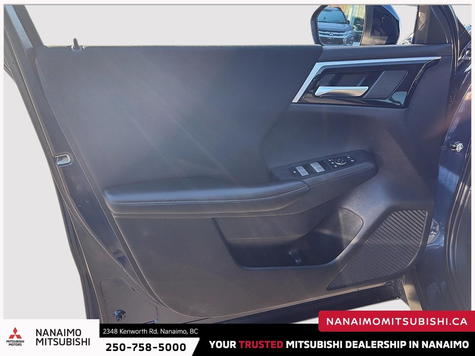 2022 Mitsubishi Outlander LE-11