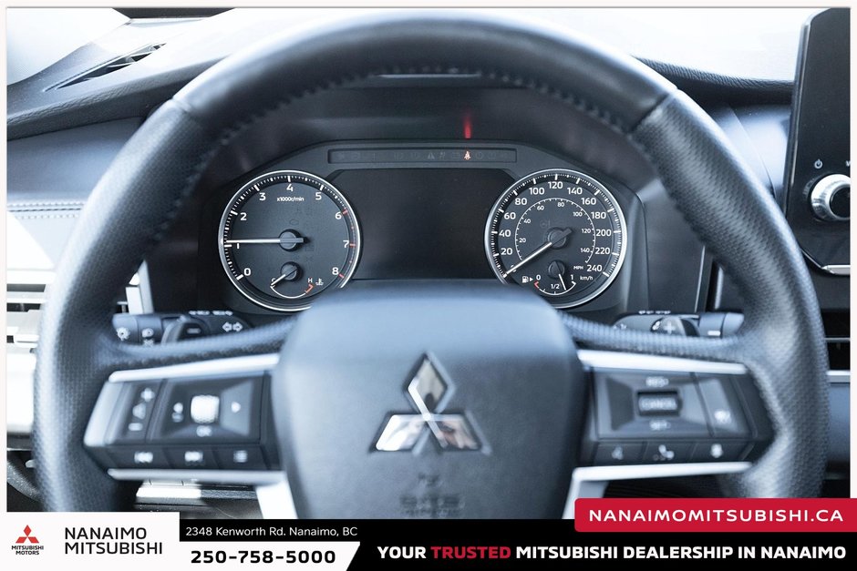 2023 Mitsubishi Outlander LE-17