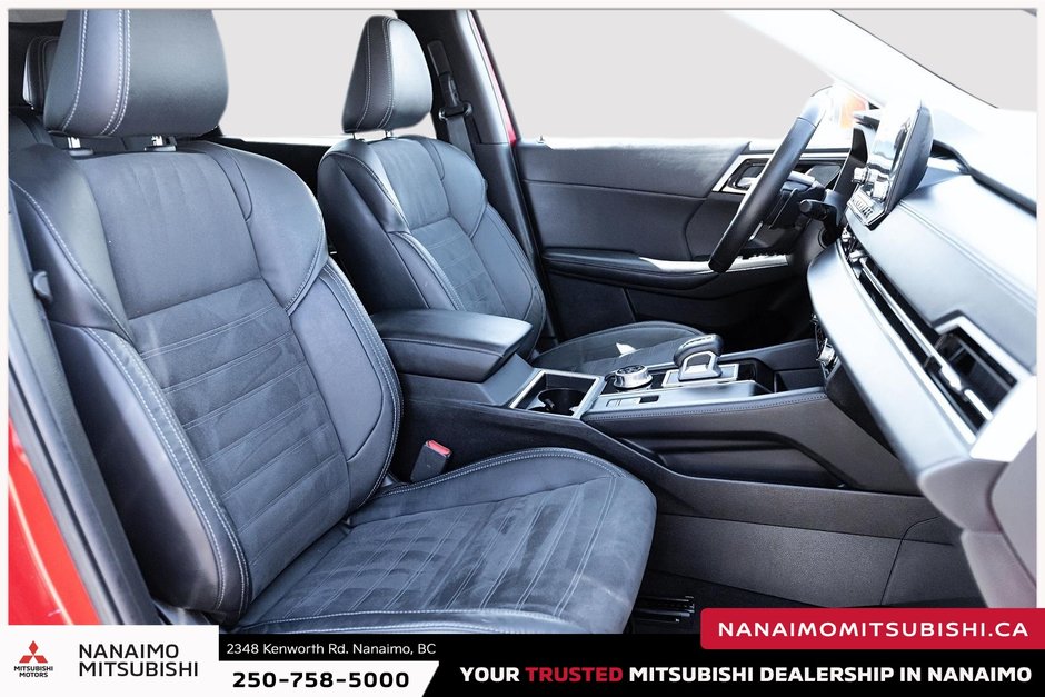 2023 Mitsubishi Outlander LE-19