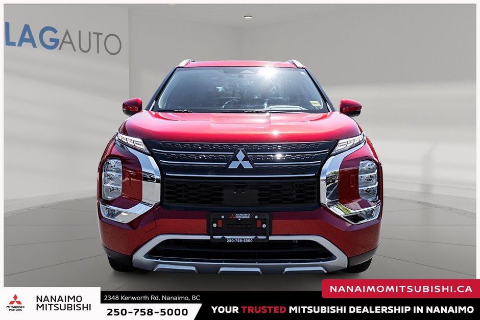 2023 Mitsubishi Outlander LE-8