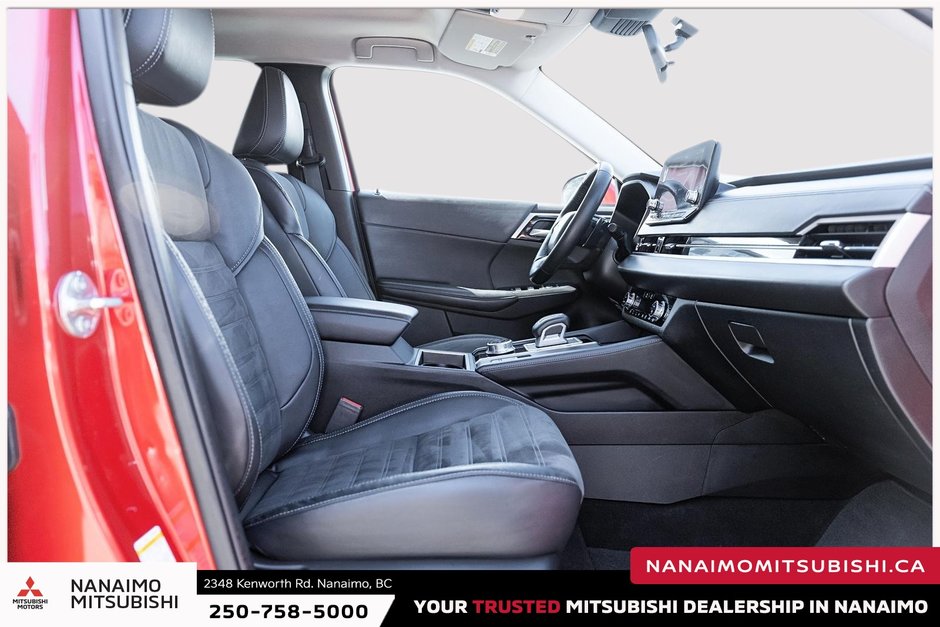 2023 Mitsubishi Outlander LE-18